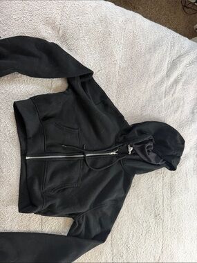 Women’s Black Cropped Zip-Up Hooded Jacket